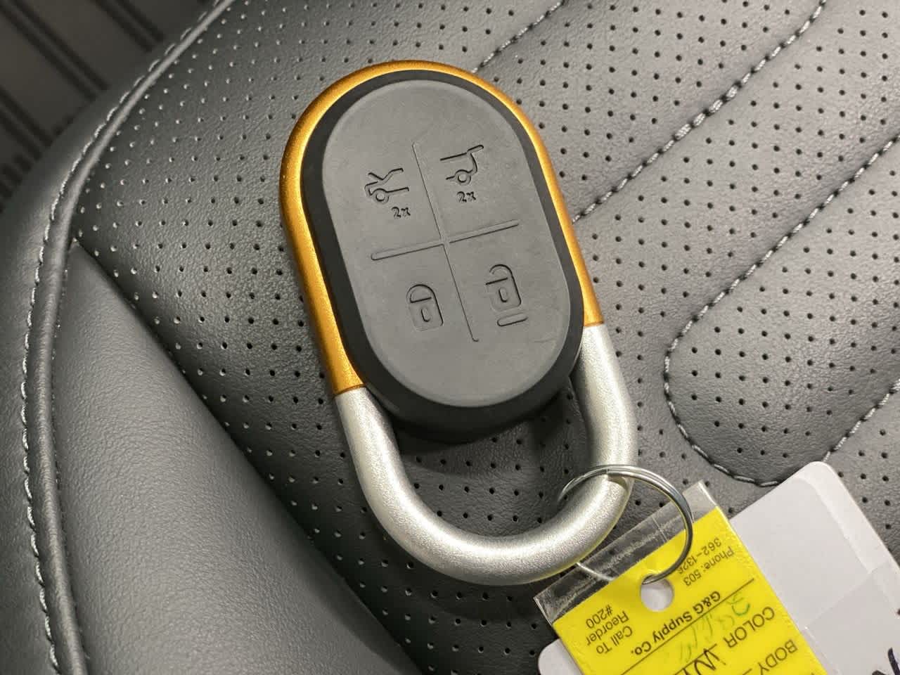 Thumbnail: 2023 Rivian R1S - 28