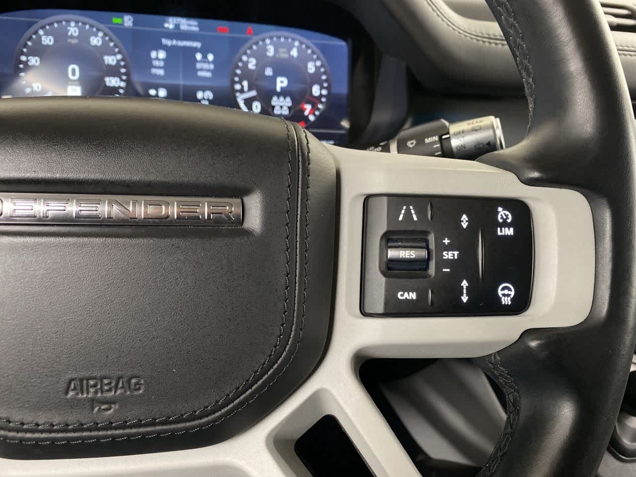 Thumbnail: 2020 Land Rover Defender - 22