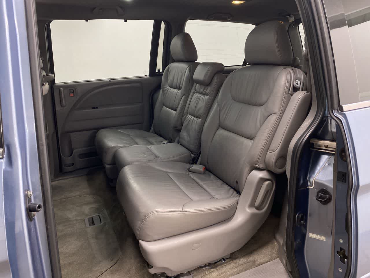 Thumbnail: 2010 Honda Odyssey - 17