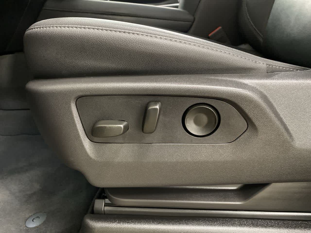 Thumbnail: 2025 Chevrolet Tahoe - 16