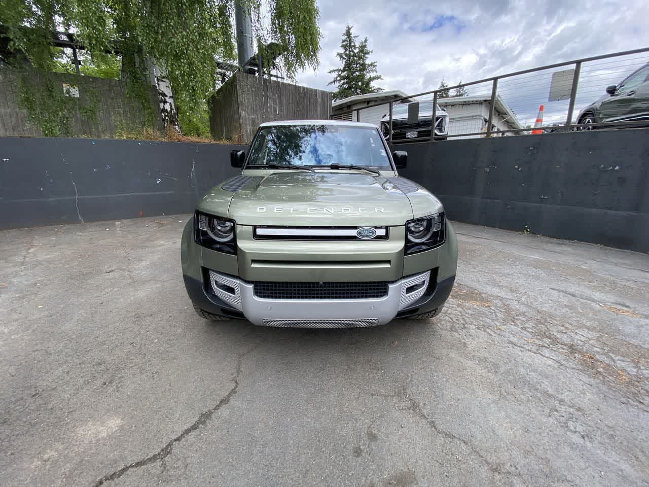 Thumbnail: 2021 Land Rover Defender - 9