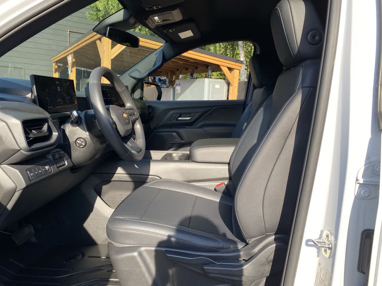 Thumbnail: 2025 Chevrolet Silverado EV - 13