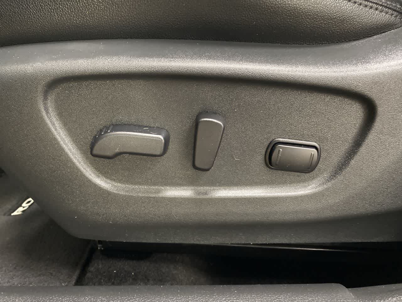 Thumbnail: 2016 Nissan Rogue - 16