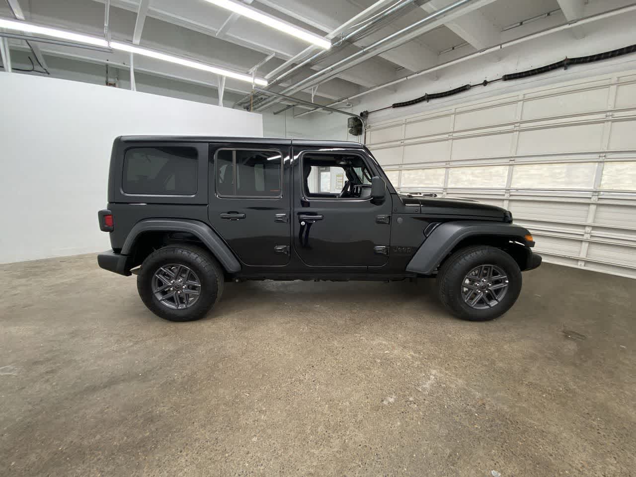 Thumbnail: 2025 Jeep Wrangler - 7