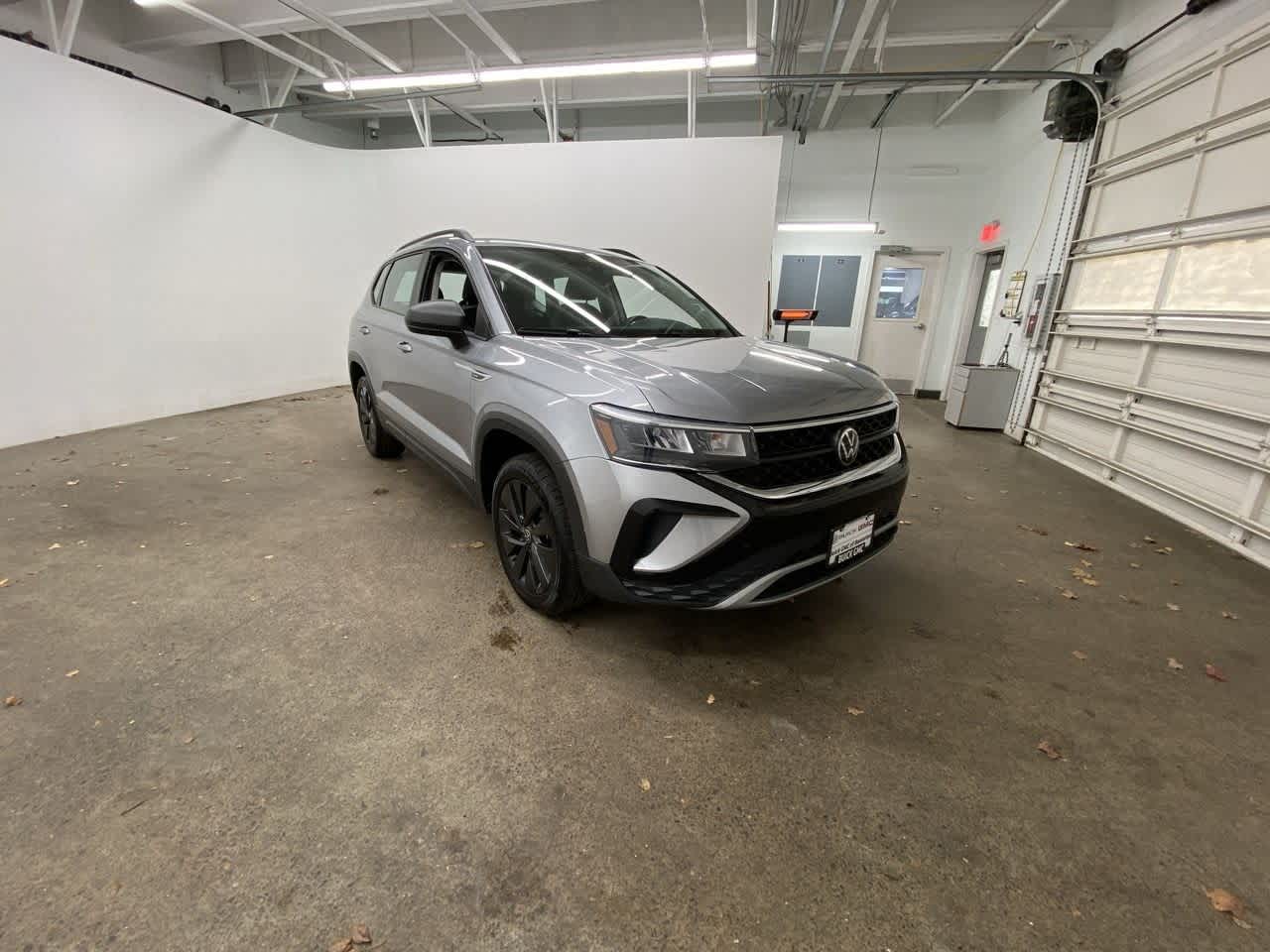 Thumbnail: 2024 Volkswagen Taos - 8