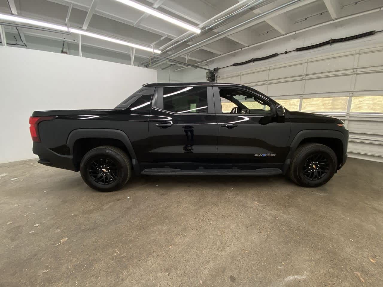 Thumbnail: 2024 Chevrolet Silverado EV - 7