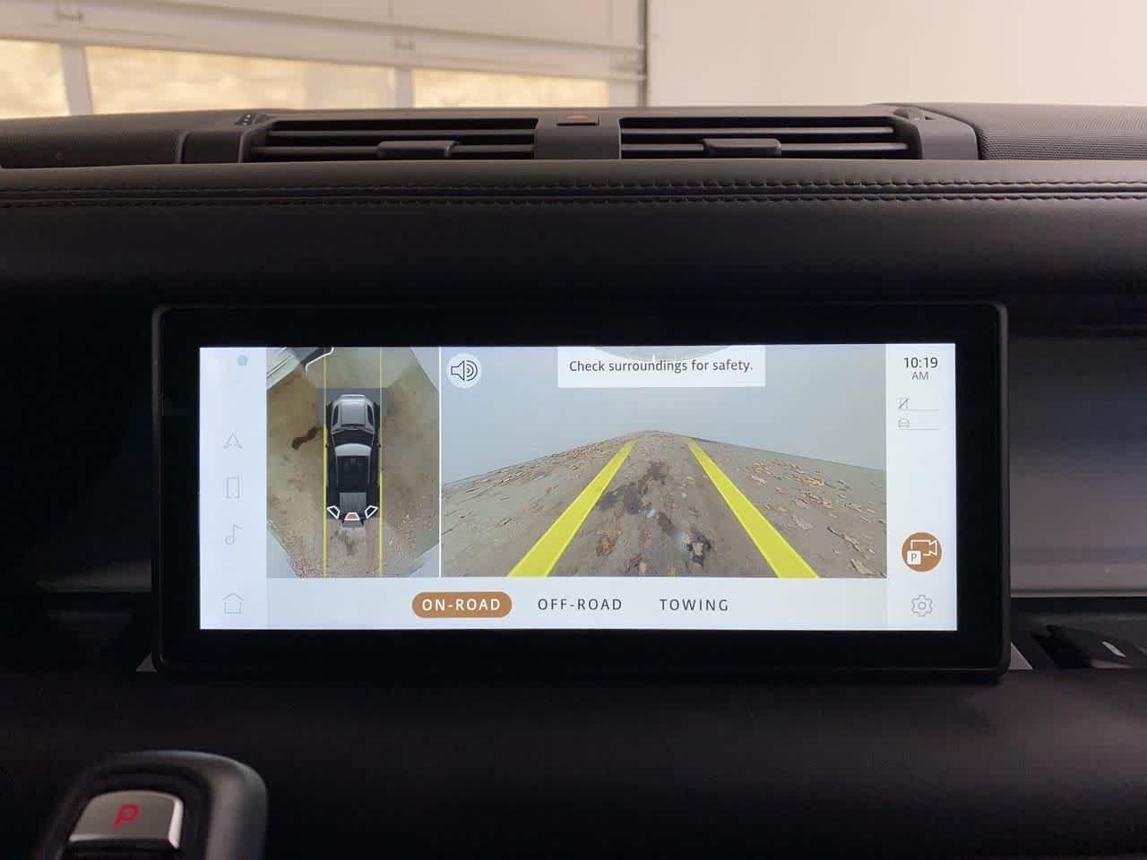 Thumbnail: 2020 Land Rover Defender - 26