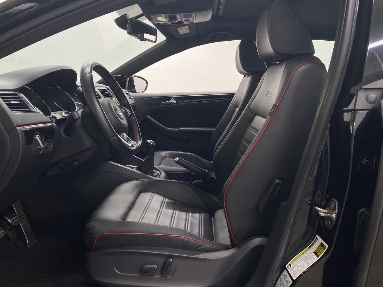 Thumbnail: 2015 Volkswagen Jetta - 14