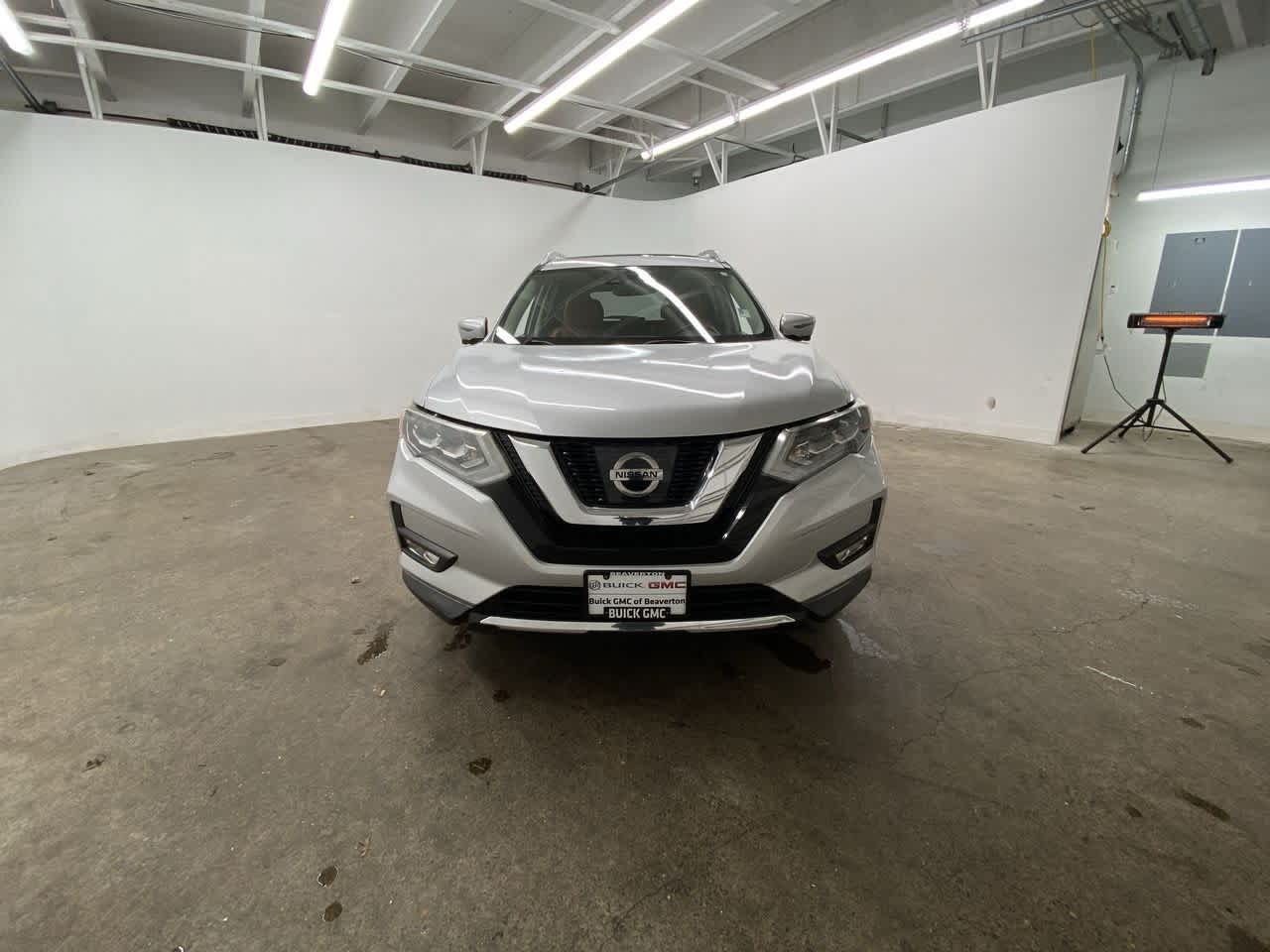 Thumbnail: 2017 Nissan Rogue - 9