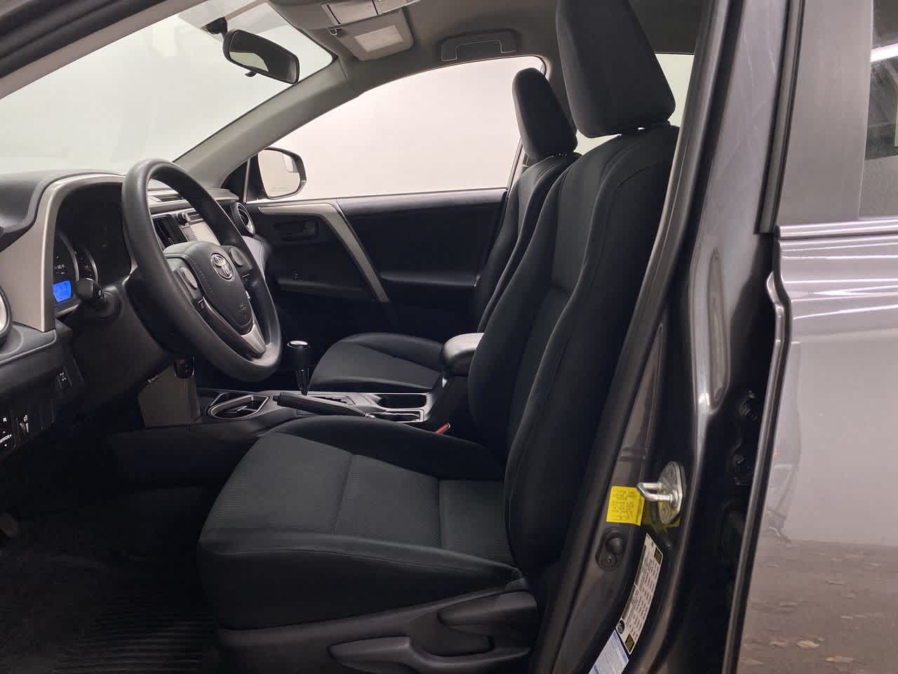 Thumbnail: 2016 Toyota RAV4 - 14