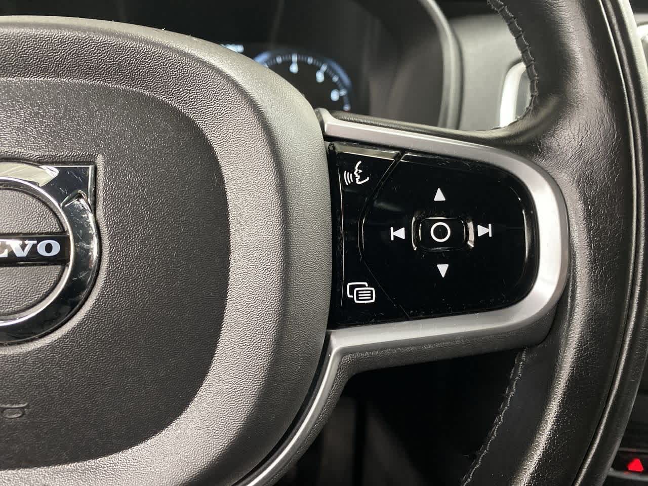 Thumbnail: 2020 Volvo XC90 - 23