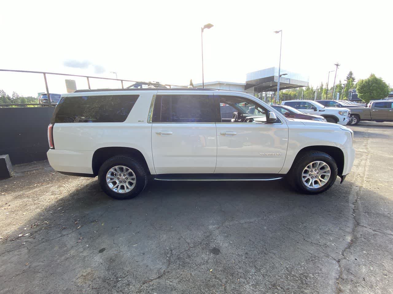 Thumbnail: 2019 GMC Yukon XL - 7