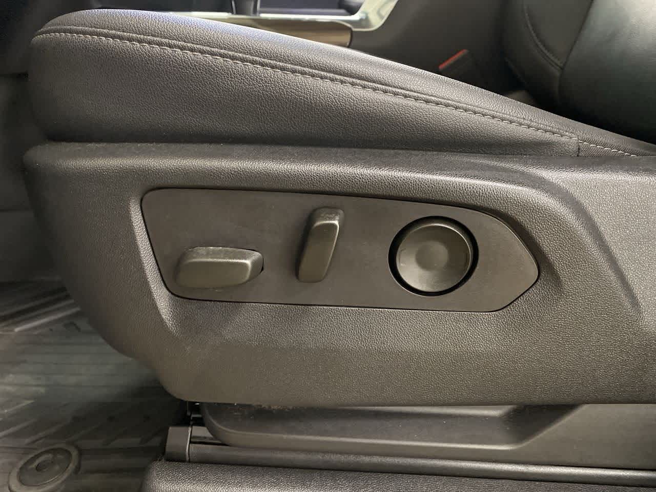 Thumbnail: 2022 Chevrolet Silverado 1500 - 14