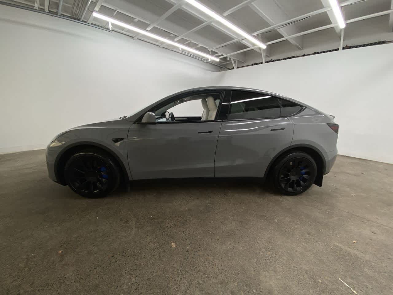 Thumbnail: 2023 Tesla Model Y - 3
