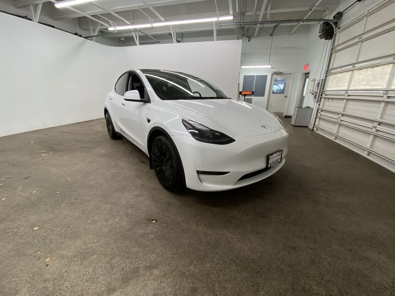 Thumbnail: 2023 Tesla Model Y - 8