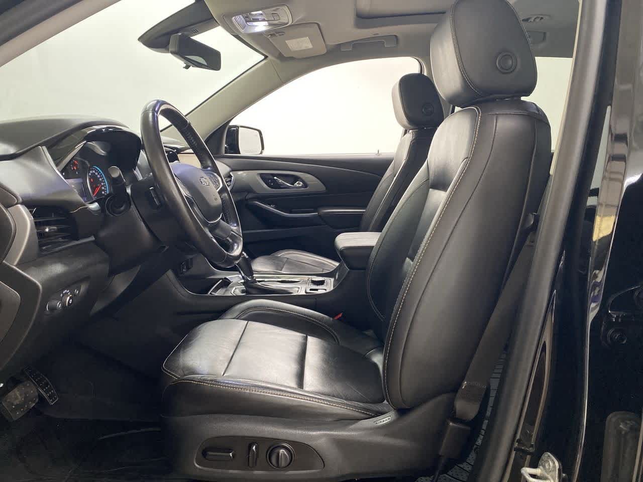 Thumbnail: 2020 Chevrolet Traverse - 14