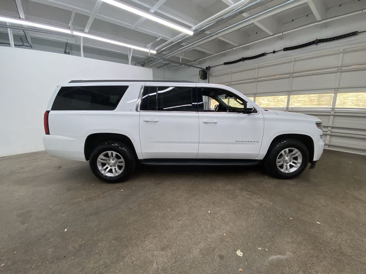 Thumbnail: 2018 Chevrolet Suburban - 7