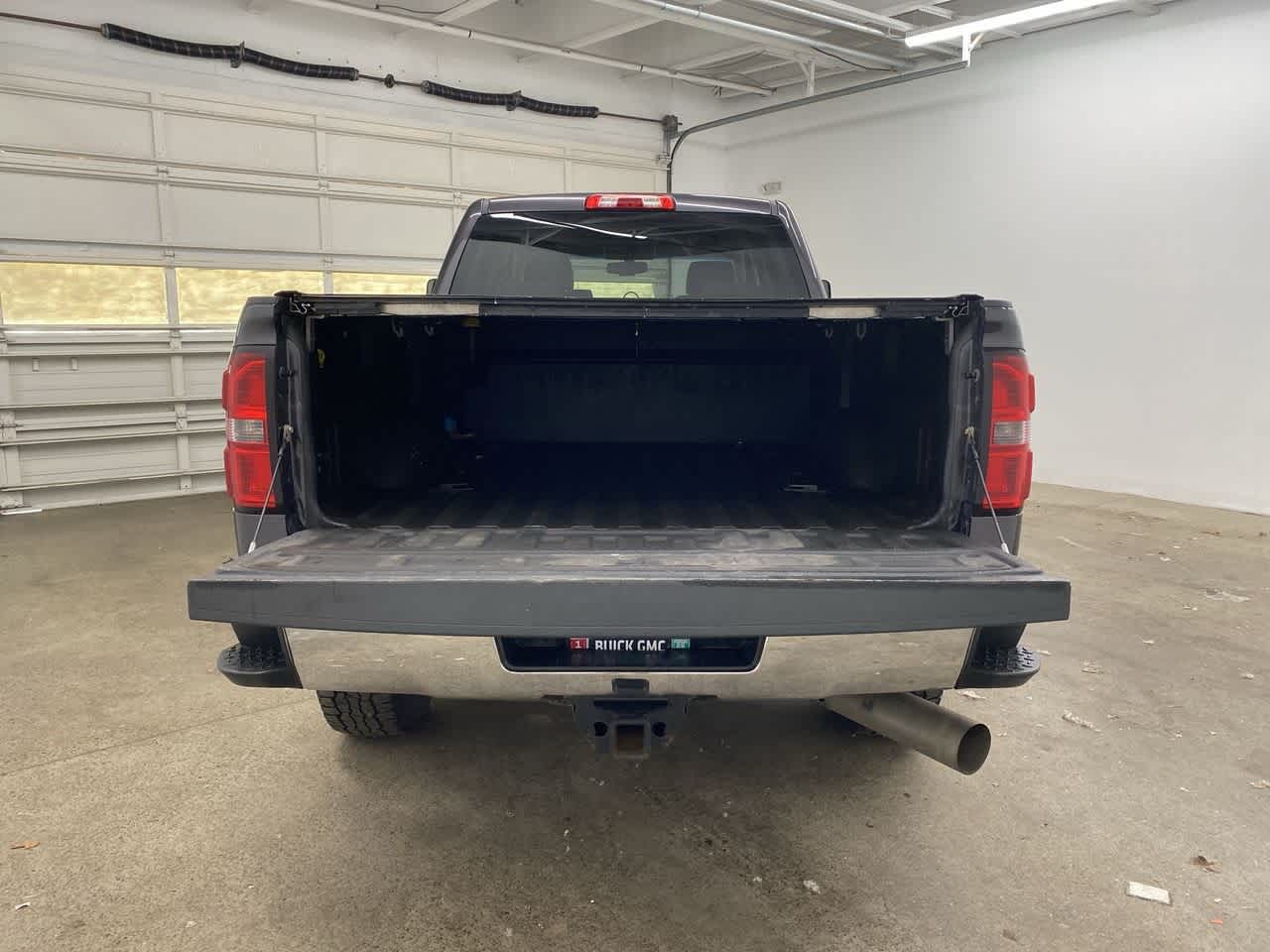 Thumbnail: 2015 GMC Sierra 3500 - 28