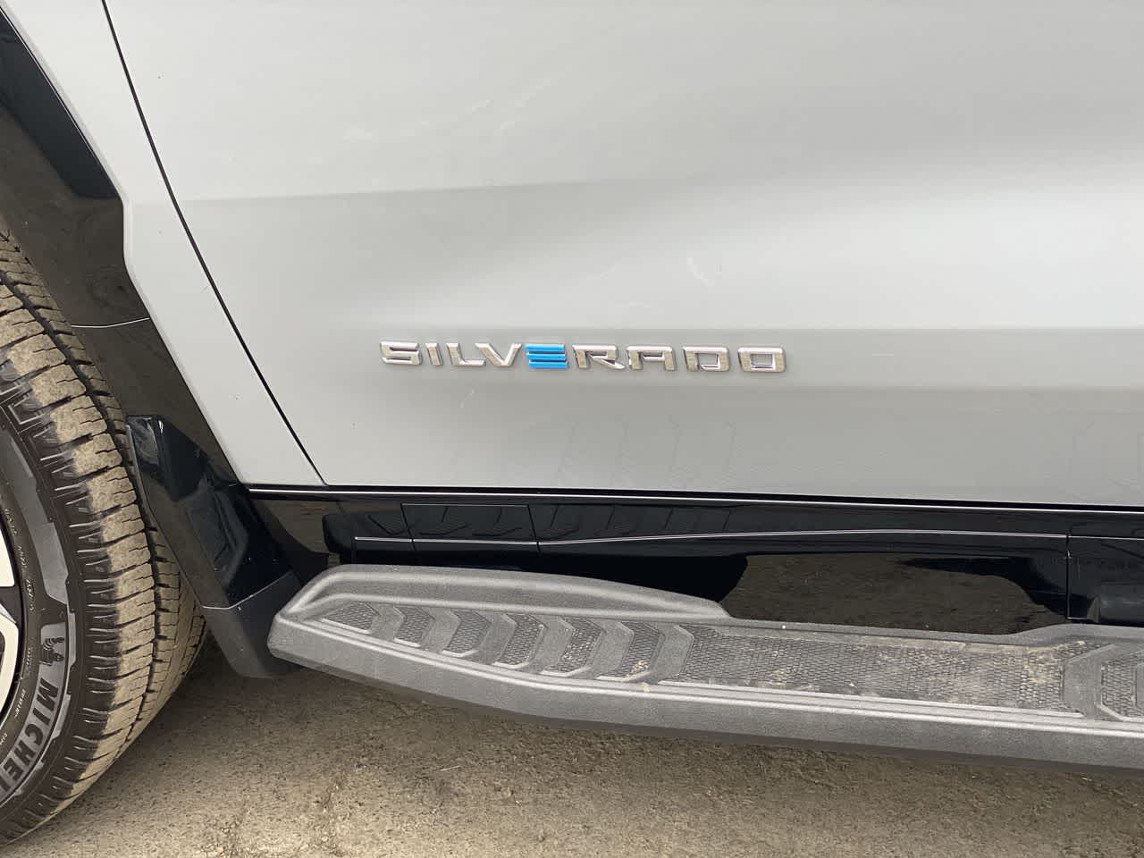 Thumbnail: 2025 Chevrolet Silverado EV - 10