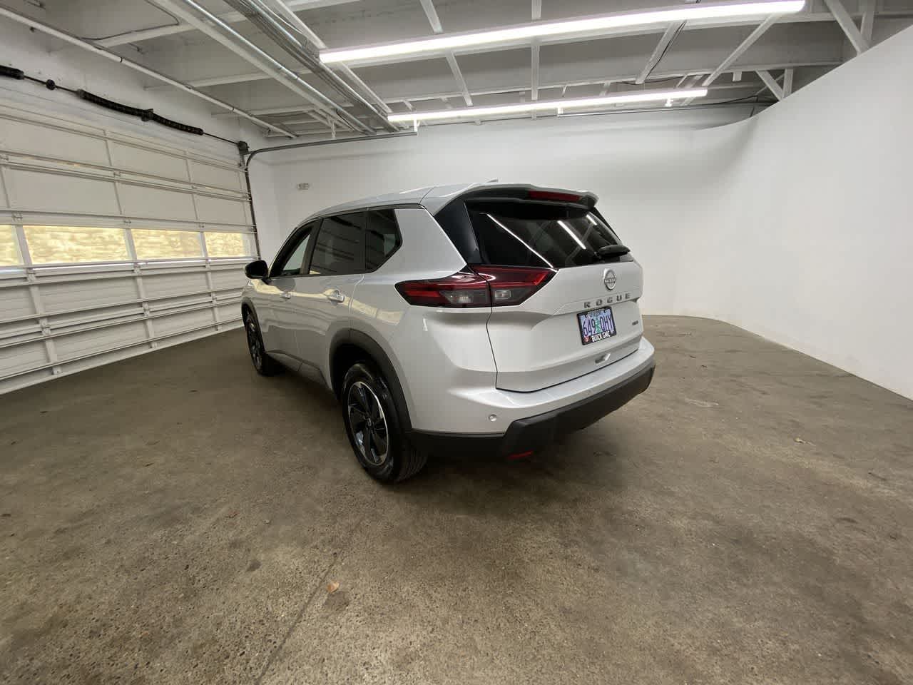 Thumbnail: 2025 Nissan Rogue - 4