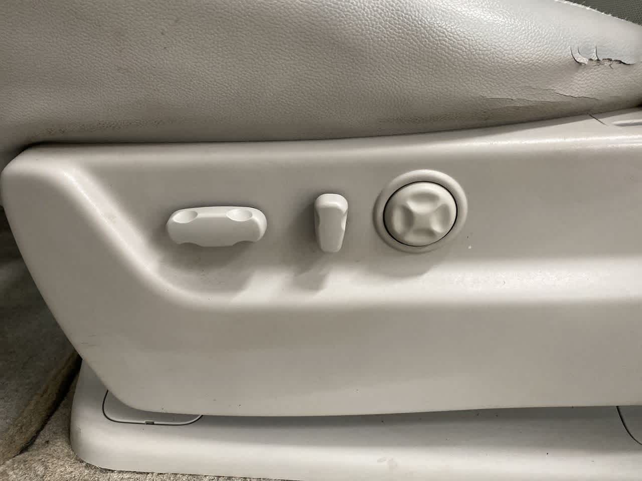 Thumbnail: 2012 Chevrolet Avalanche 1500 - 15