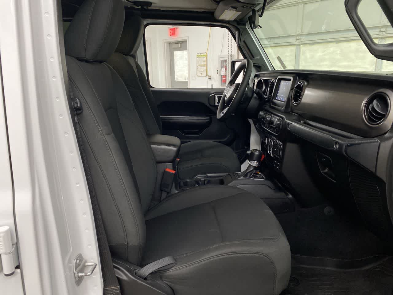 Thumbnail: 2020 Jeep Gladiator - 19