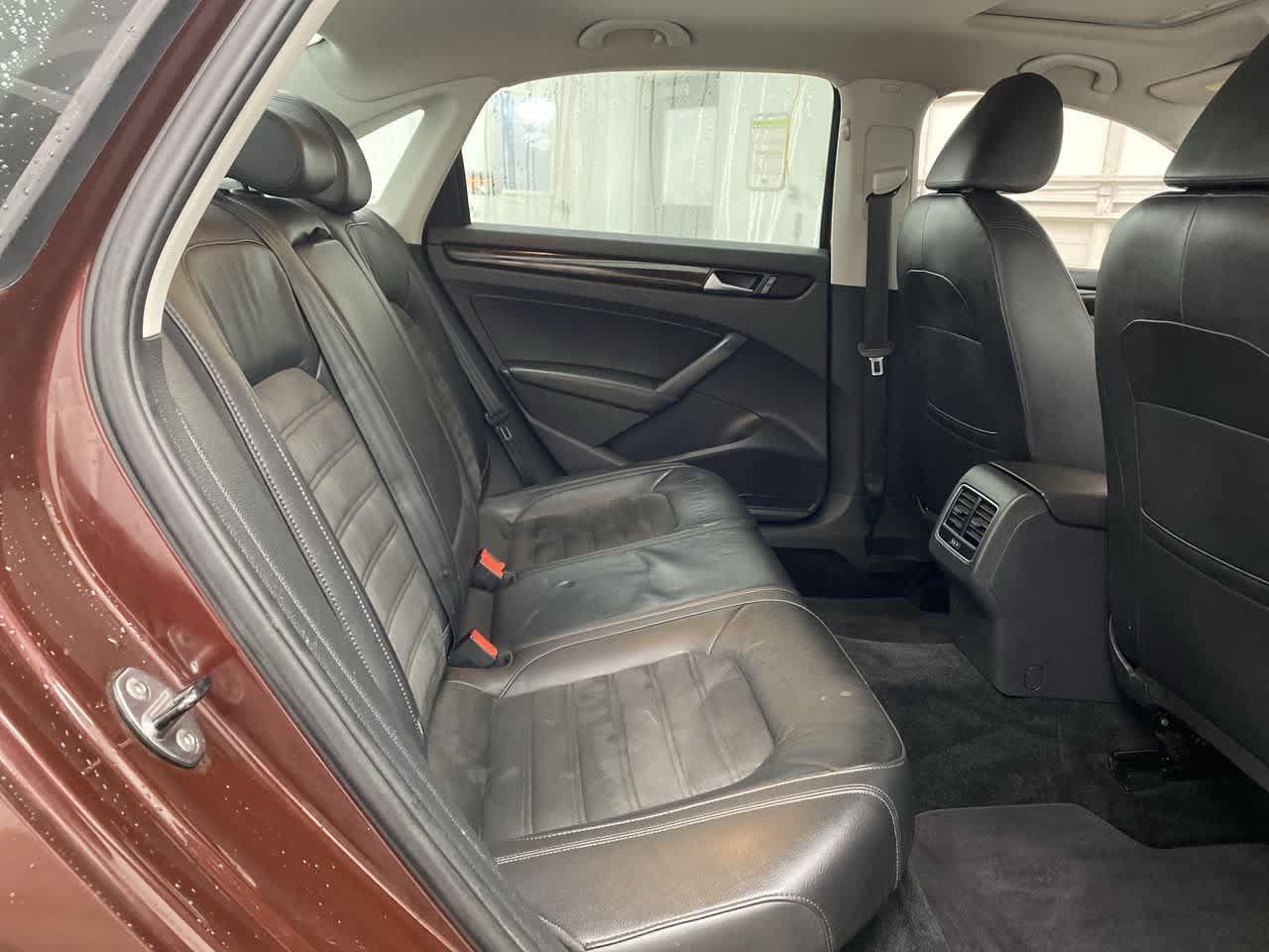 Thumbnail: 2014 Volkswagen Passat - 19