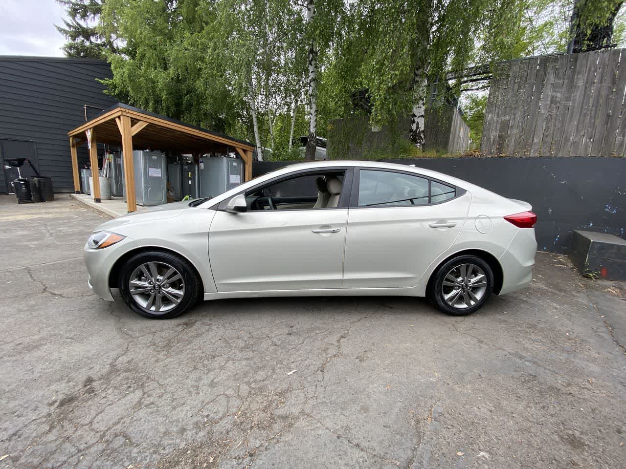 Thumbnail: 2018 Hyundai Elantra - 3
