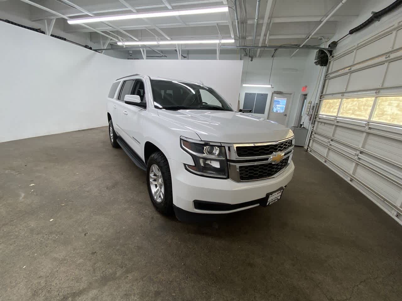 Thumbnail: 2018 Chevrolet Suburban - 8