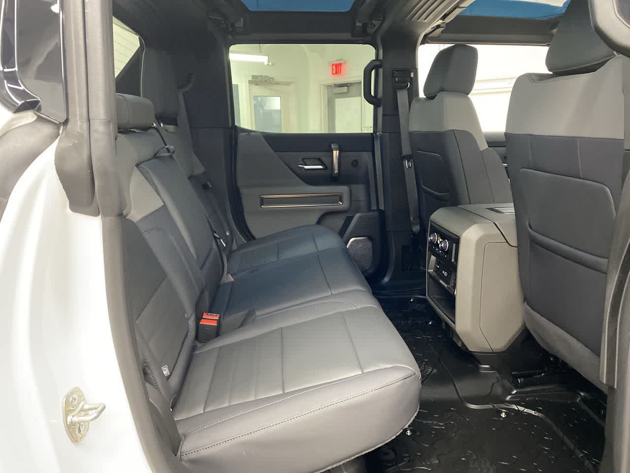 Thumbnail: 2024 GMC Hummer EV - 17