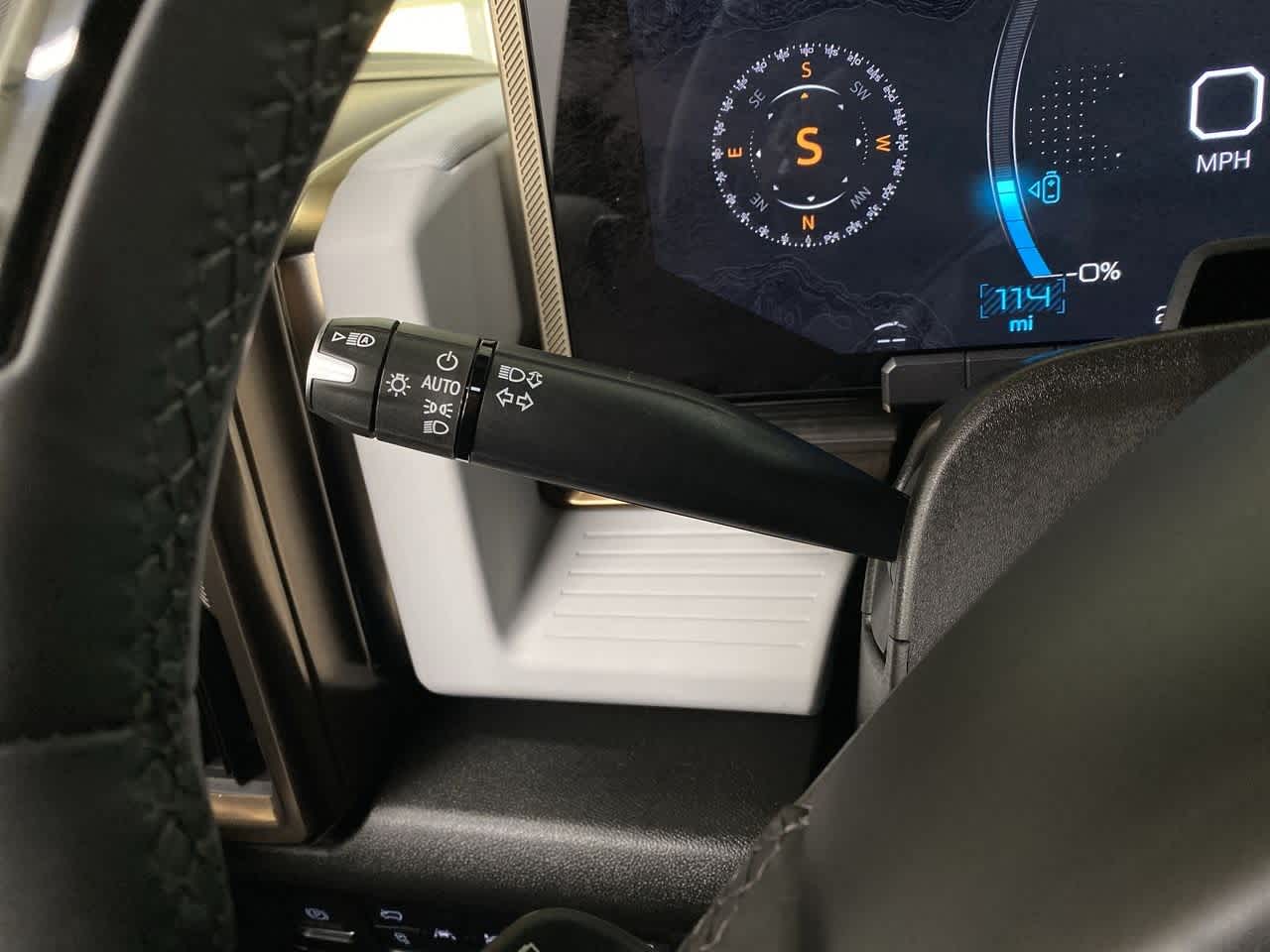 Thumbnail: 2024 GMC Hummer EV - 23