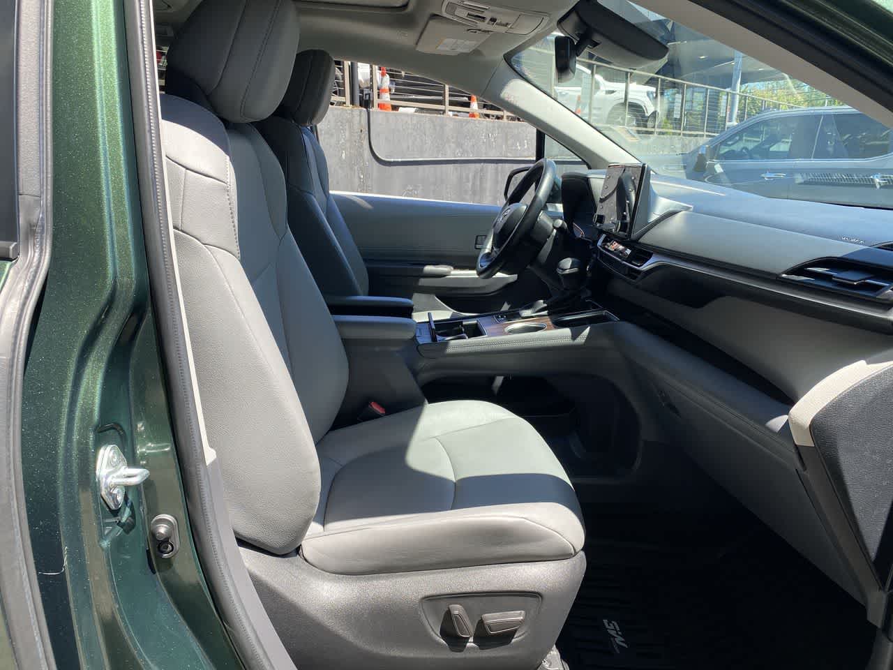 Thumbnail: 2022 Toyota Sienna - 19