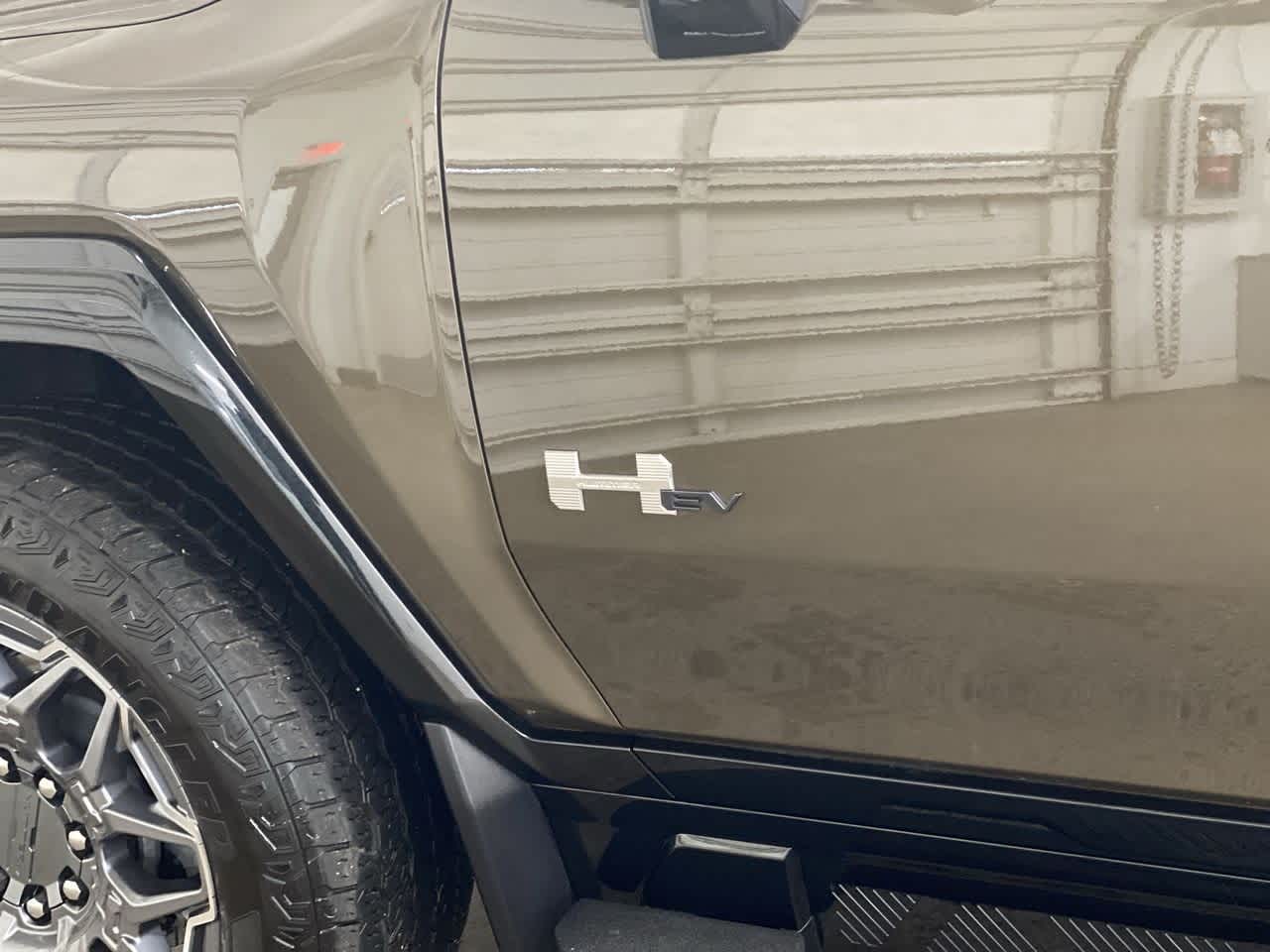 Thumbnail: 2025 GMC Hummer EV - 10