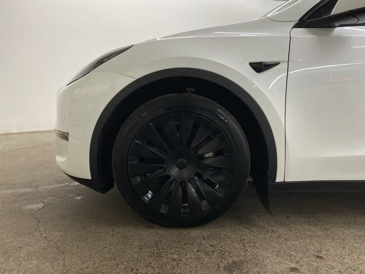Thumbnail: 2023 Tesla Model Y - 10