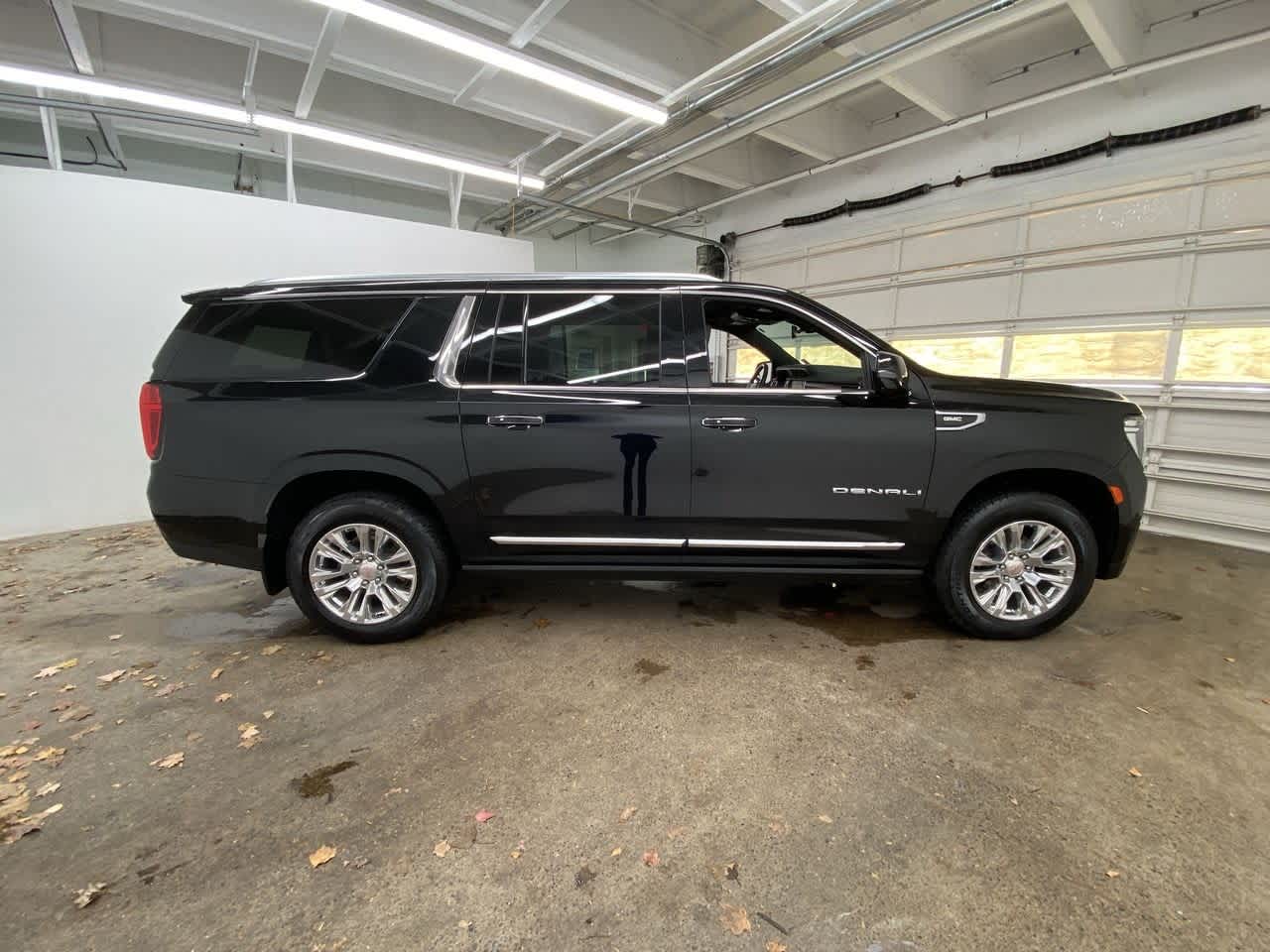 Thumbnail: 2022 GMC Yukon XL - 7