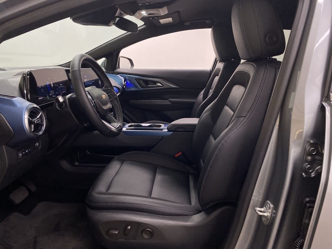 Thumbnail: 2025 Chevrolet Equinox - 13