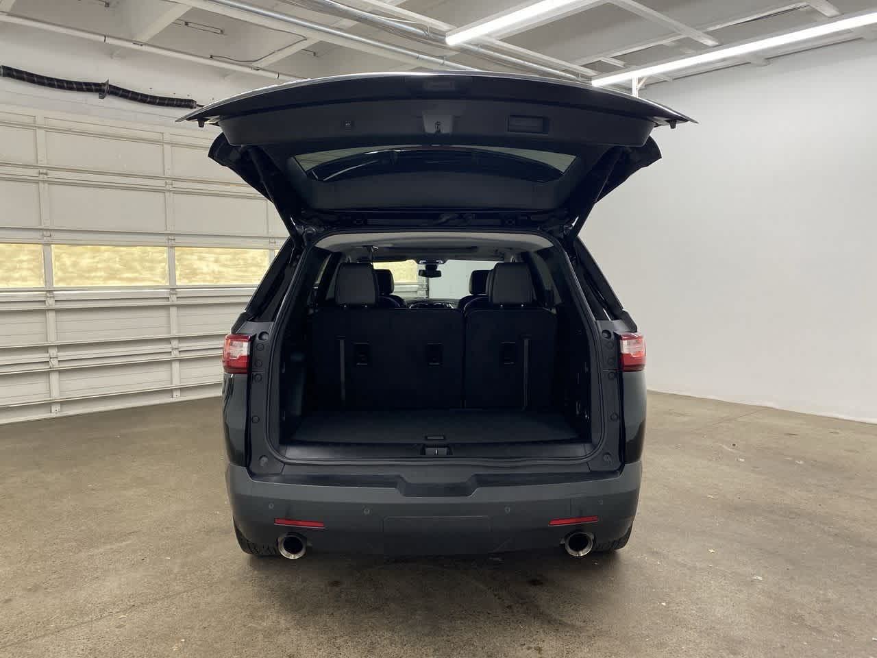 Thumbnail: 2020 Chevrolet Traverse - 30