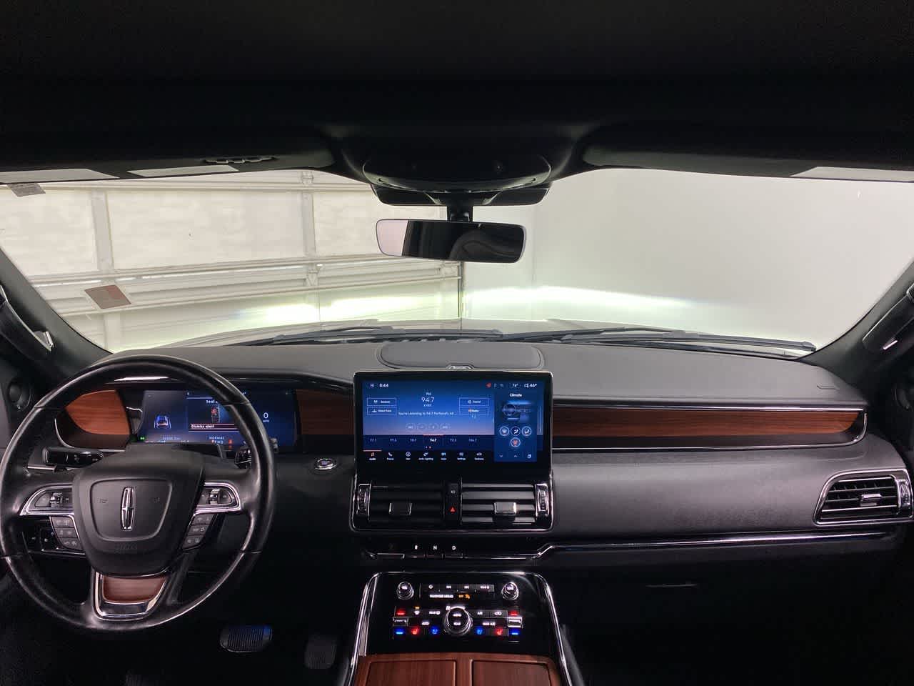 Thumbnail: 2024 Lincoln Navigator L - 12