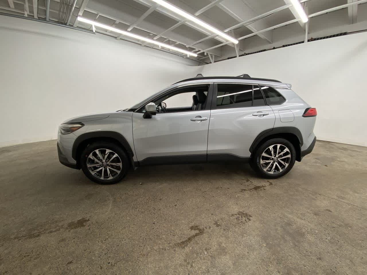 Thumbnail: 2022 Toyota Corolla Cross - 3