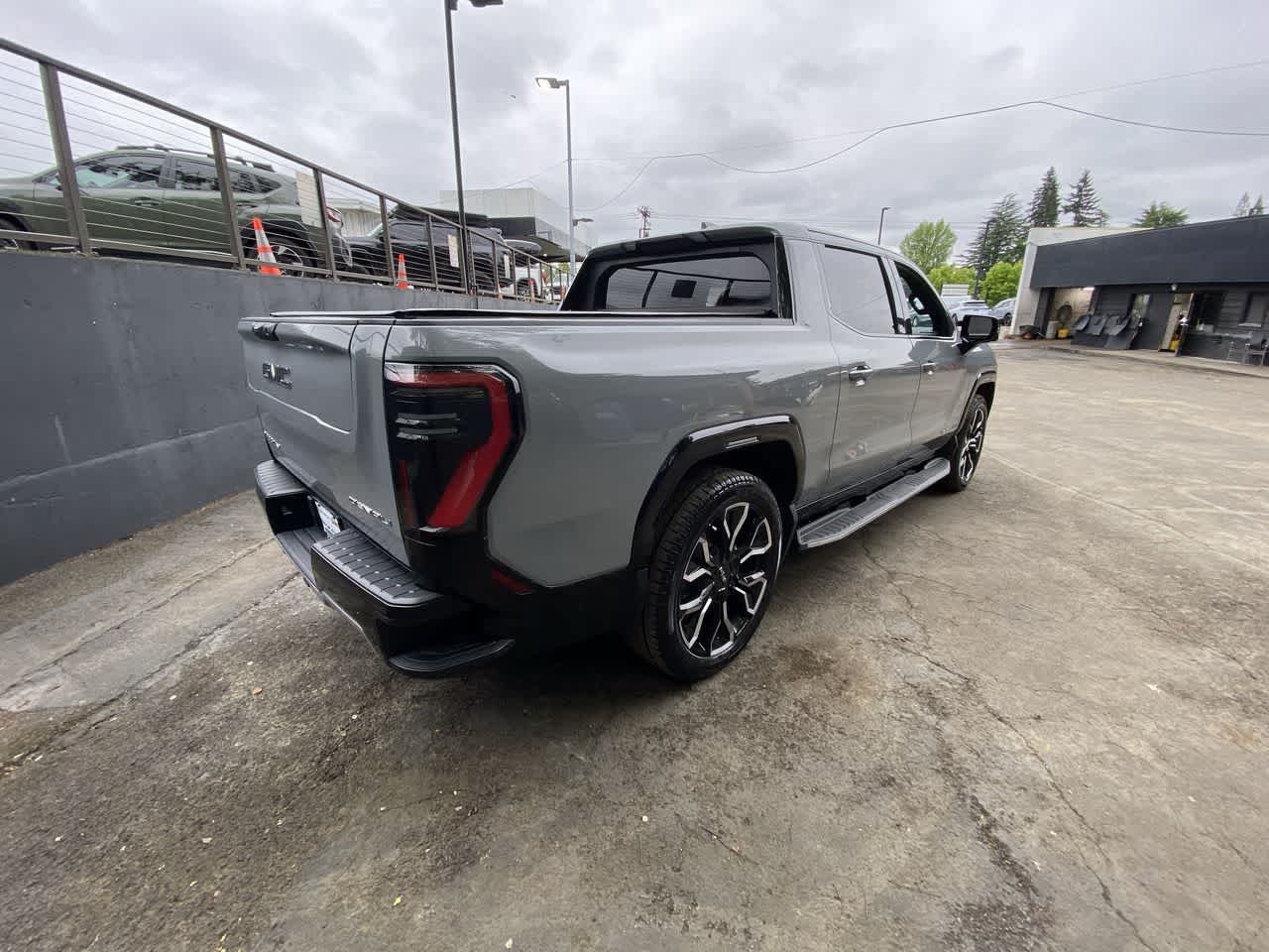 Thumbnail: 2025 GMC Sierra EV - 6