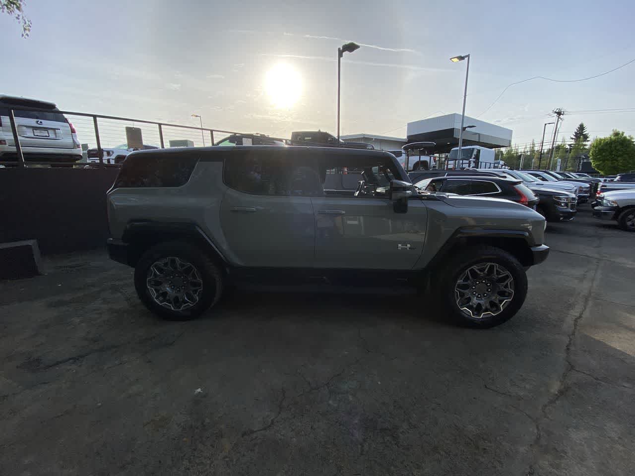 Thumbnail: 2025 GMC Hummer EV - 7