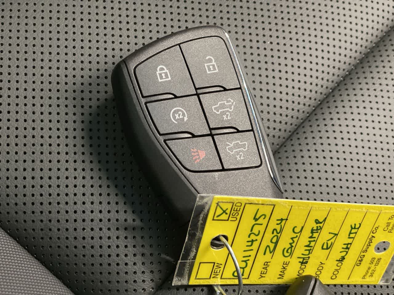 Thumbnail: 2024 GMC Hummer EV - 28