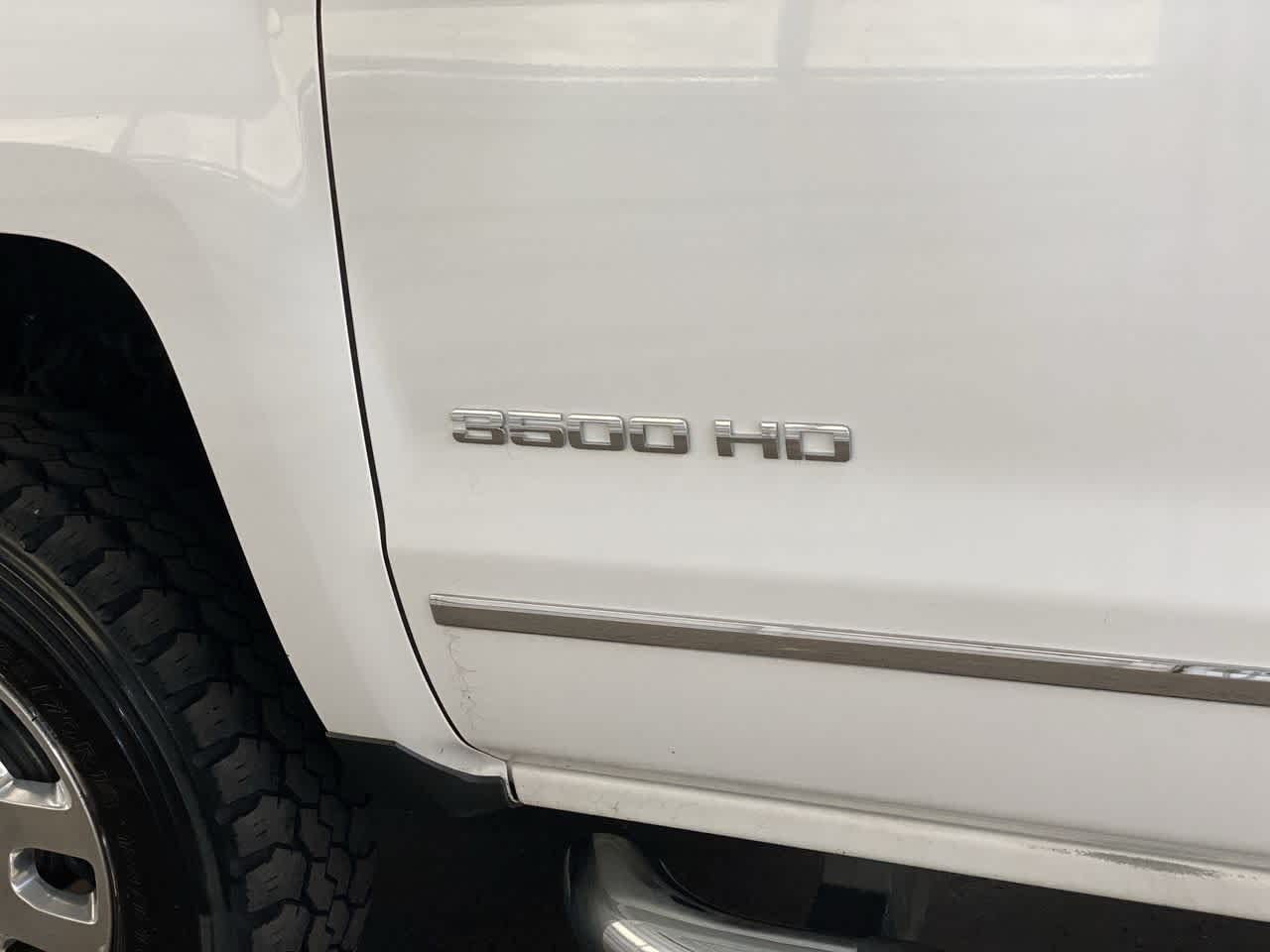 Thumbnail: 2015 Chevrolet Silverado 3500 - 10