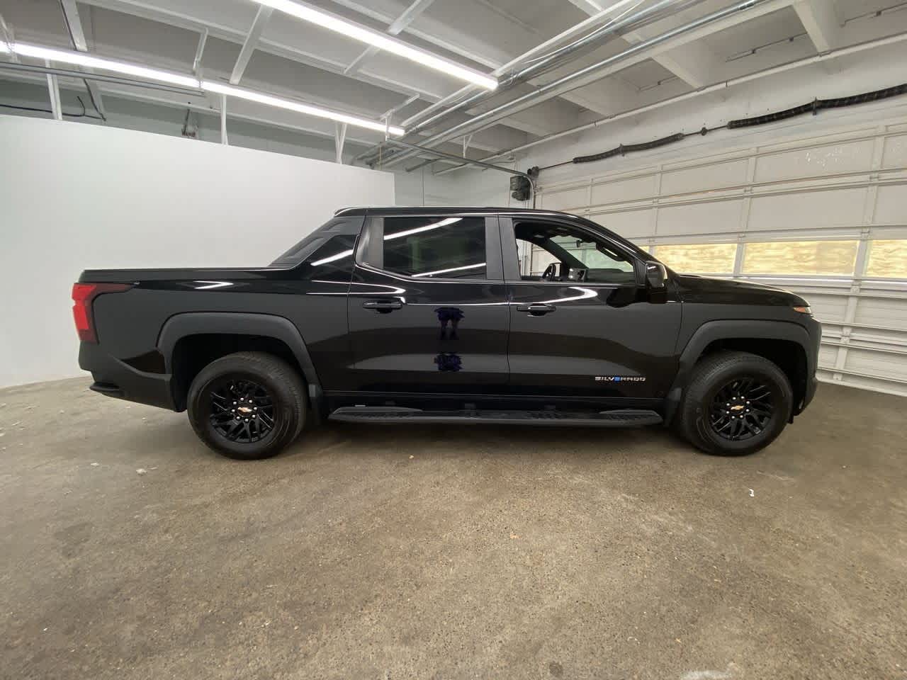 Thumbnail: 2024 Chevrolet Silverado EV - 7