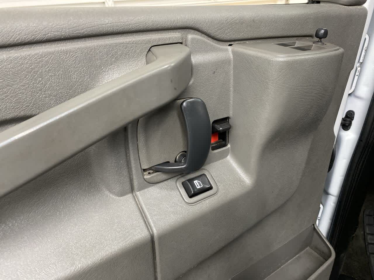 Thumbnail: 2017 Chevrolet Express - 14