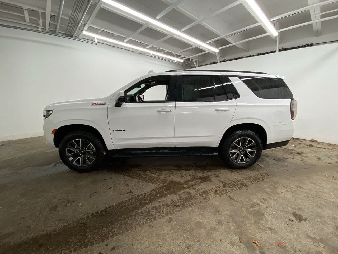 Thumbnail: 2023 Chevrolet Tahoe - 3