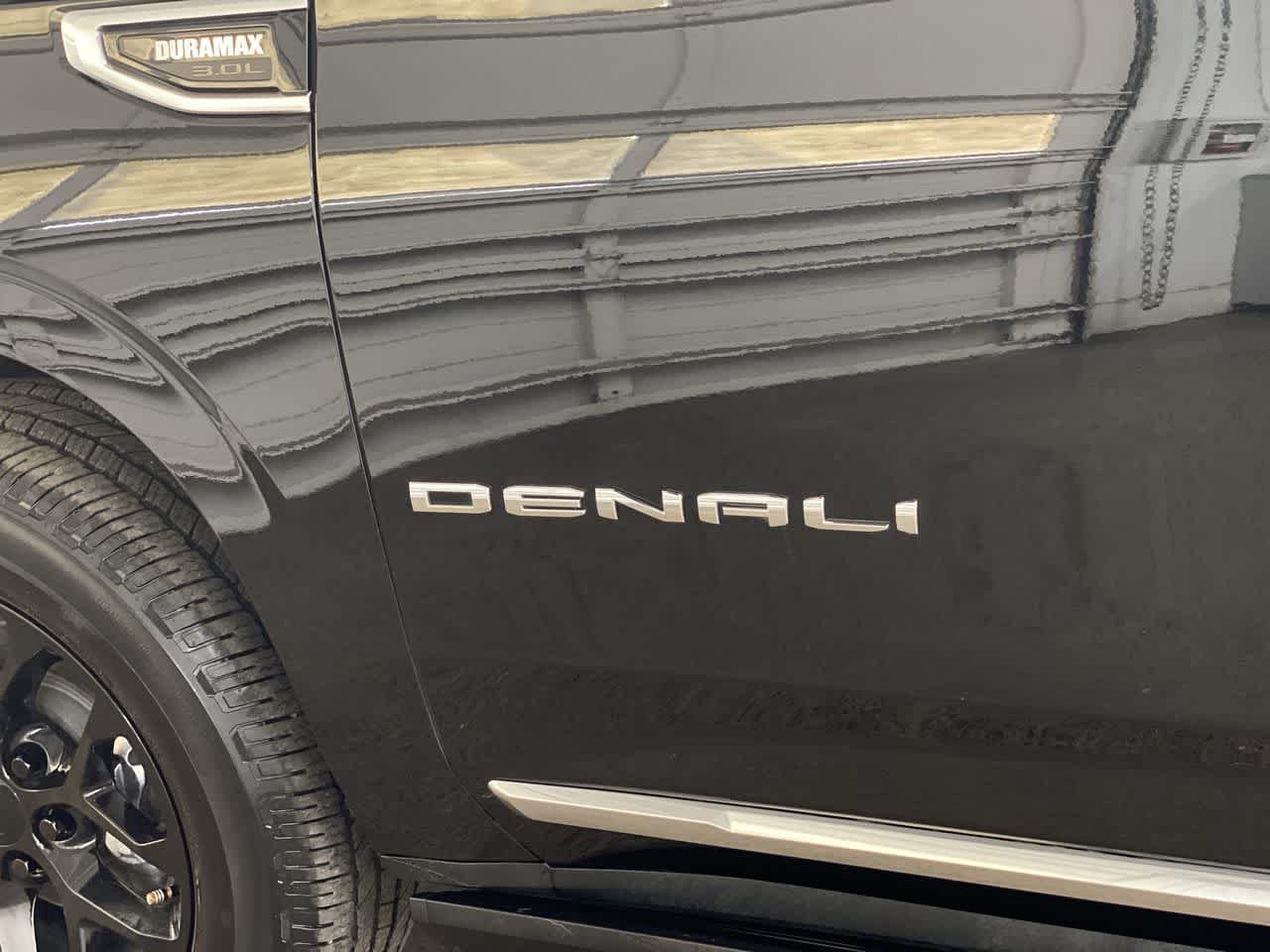 Thumbnail: 2023 GMC Yukon XL - 10