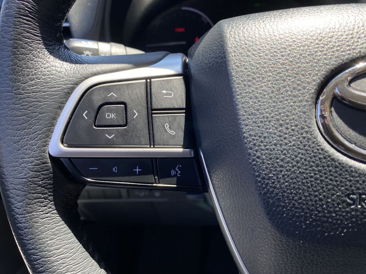 Thumbnail: 2022 Toyota Sienna - 21
