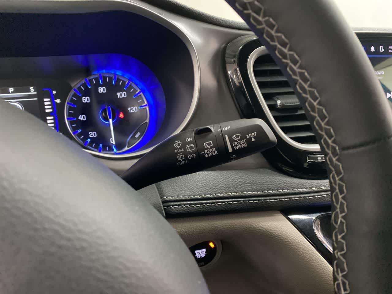 Thumbnail: 2023 Chrysler Pacifica - 21