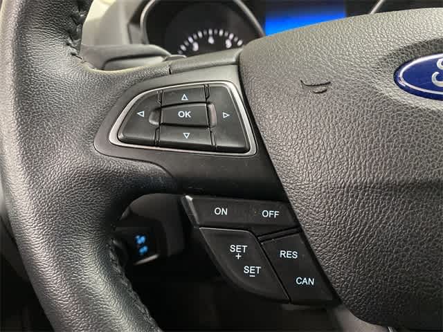 2015 Ford Focus SE 22